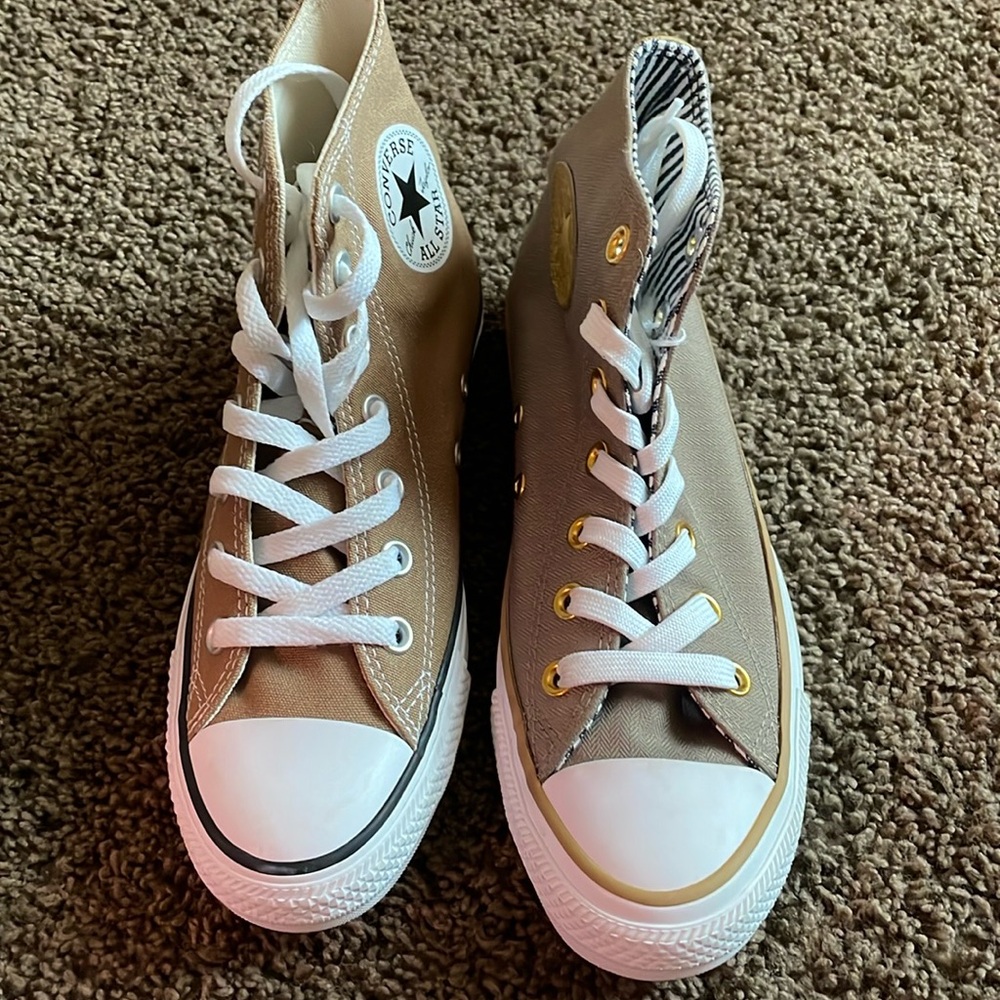 Converse shoes, size 7, brand new, never been worn